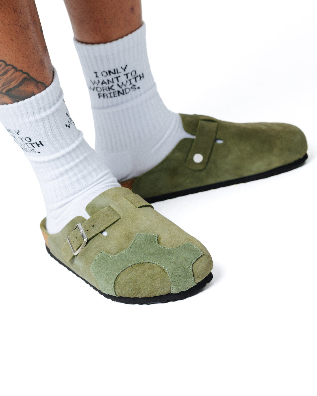 ENGINEERED SUEDE CLOG (OLIVE)