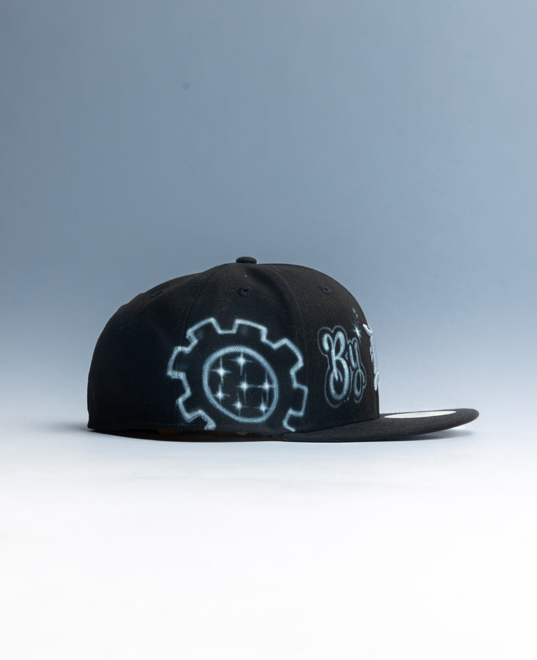 AIRBRUSHED NEW ERA FITTED [ DET ] ( BLK )