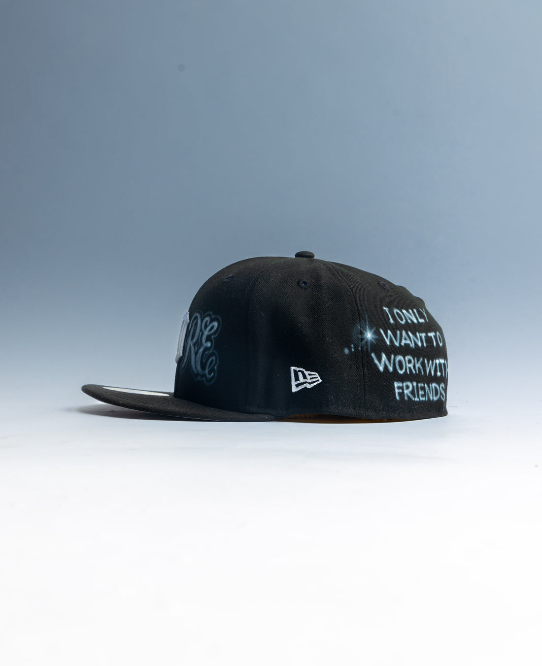 AIRBRUSHED NEW ERA FITTED [ DET ] ( BLK )