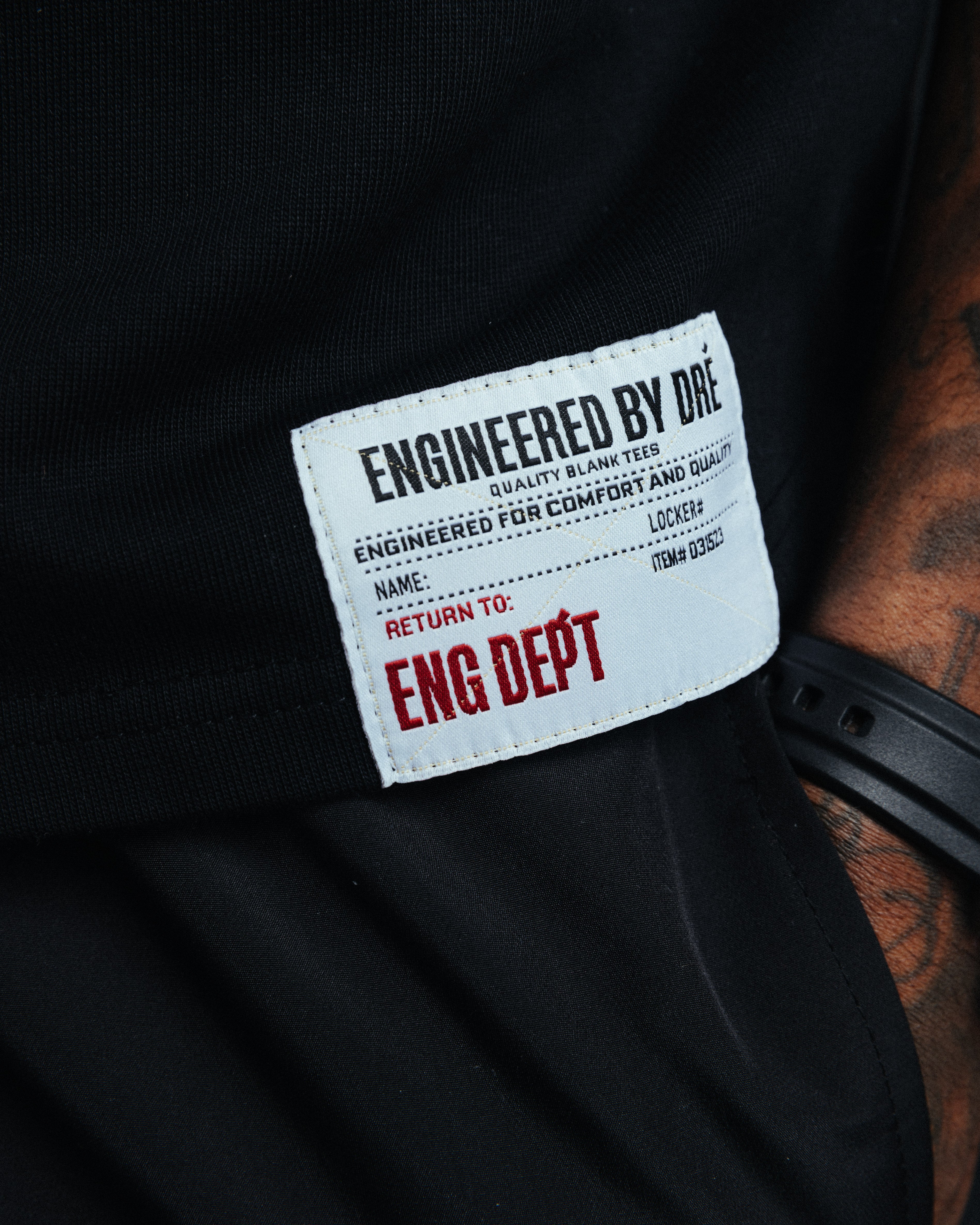 AIN'T SO BLANK TEE ( BLACK )