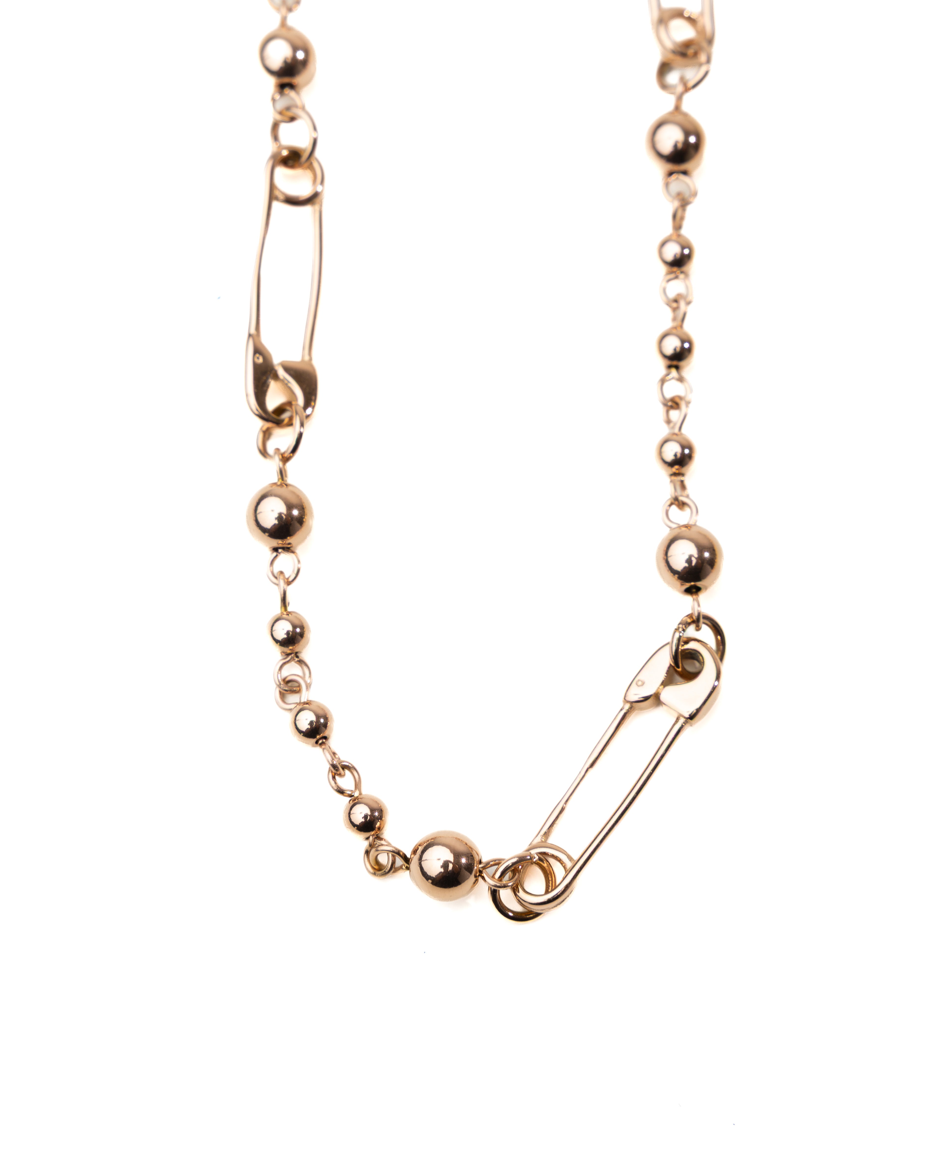Safety Pin Necklace Rose Gold — detail